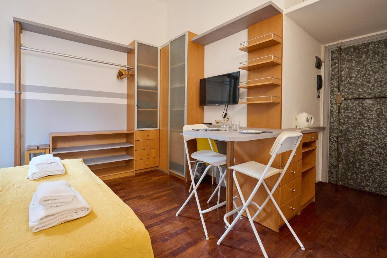 Artist Nadia'S Apartment In Porta Vercellina Милан Экстерьер фото