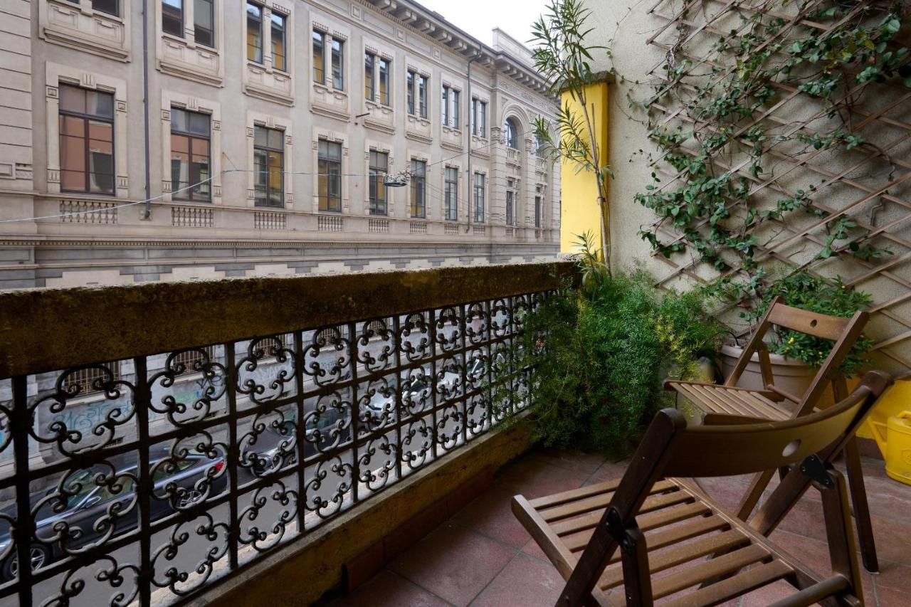 Artist Nadia'S Apartment In Porta Vercellina Милан Экстерьер фото